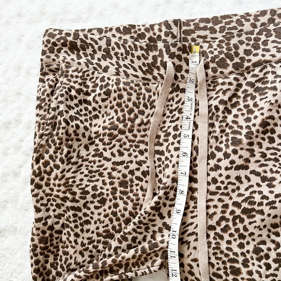 NWT- MONROW Leopard Jogger Sweatpants Cashmere Blend - Picture 12 of 12